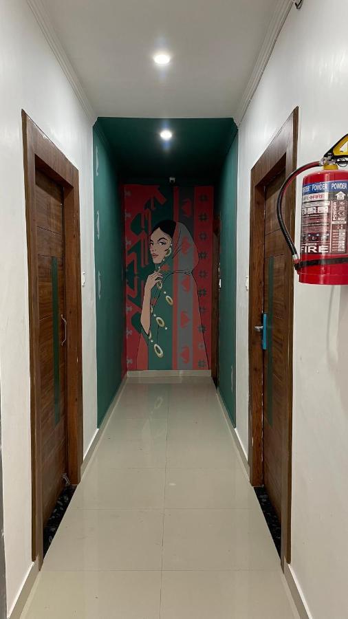 Hot - House Of Travellers, Rishikesh Hostel Kültér fotó